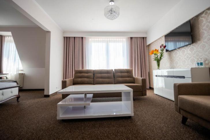 Hotel Palacowa Narol Eksteriør bilde